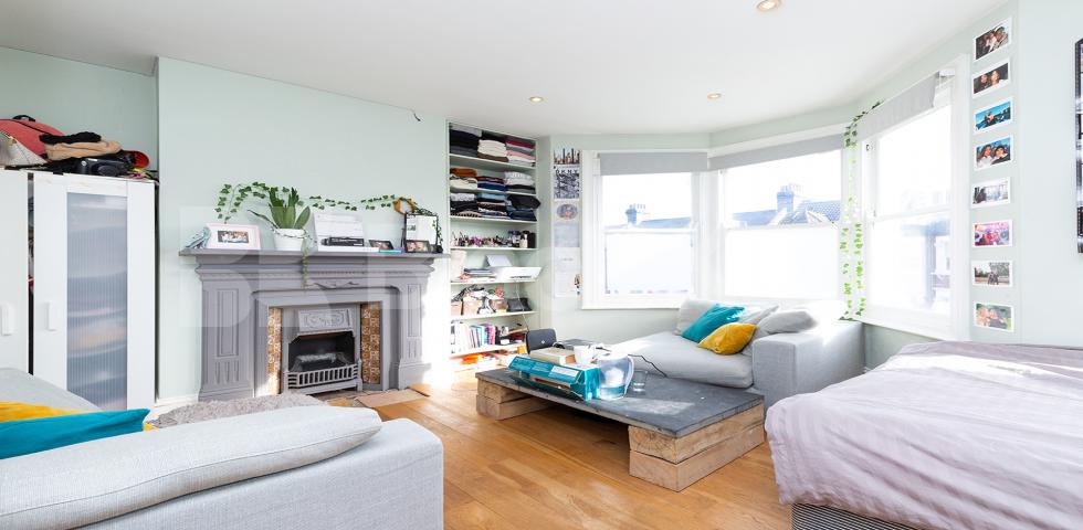 			GOOD FOR 3 SHARERS!, 3 Bedroom, 1 bath, 1 reception Apartment			 Imperial Road, WOOD GREEN / BOUNDS GREEN